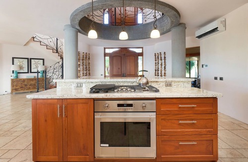Coco House | Experience a panoramic ocean view in this luxury 4 bedroom villa.