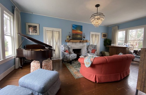 San Jacinto Bed & Breakfast | Experience The AveO! Full Hot Breakfast! 4 Block to Beach! GVR04326