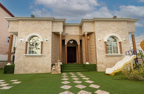 Seeb Villa | Family Villa -in serene Seeb with Large Garden