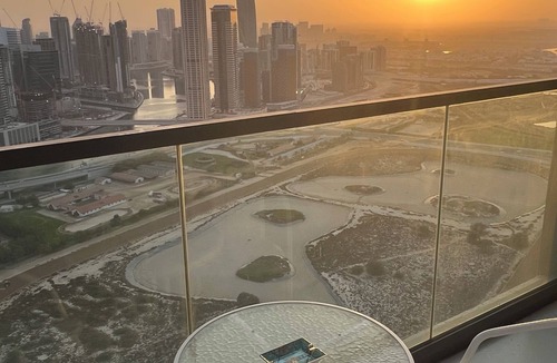 Bur Dubai Apartment | Fantastic Downtown-Skyline and Sea-View, 44th. floor, Pool, Gym, Luxury Studio
