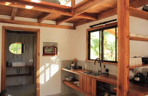 Buenos Aires Cabin | Feeling Trees Jungle Lodge- Casa Peces-