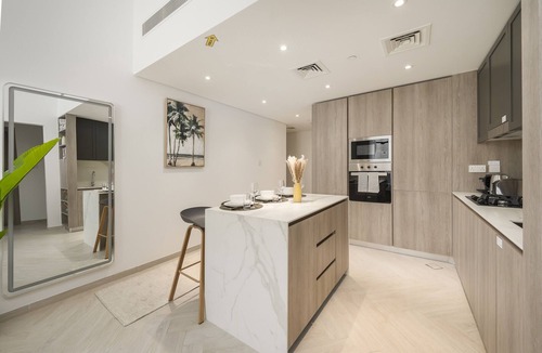 Jumeirah Village Circle Apartment | Few Minutes Walk to Circle Mall, Conveniently Close Community Park, and Near the Bus Station