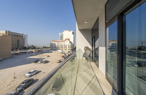 Jumeirah Village Circle Apartment | Few Minutes Walk to Circle Mall, Conveniently Close Community Park, and Near the Bus Station