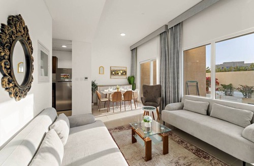 Dubai Villa | FIRST CLASS | Villa | Peaceful Pool View Retreat