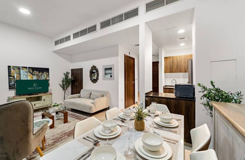 Dubai Villa | FIRST CLASS | Villa | Peaceful Pool View Retreat