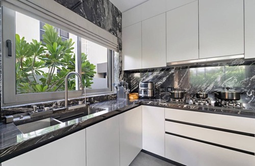 Dubai Apartment | FIRST CLASS | Villa | Private Pool & Garden Bliss
