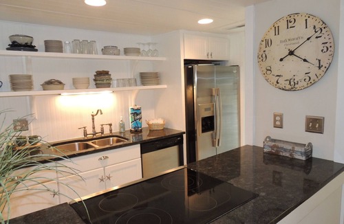 Hilton Head Island Villa | ☆Forest Beach☆Luxury☆3BR Villa☆5 Min. Walk to Beach☆Private Pool☆3 TVs☆Sleeps 8☆