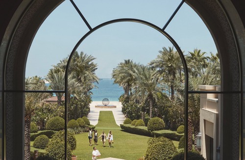 Jumeirah Hotel | Four Seasons Resort Dubai at Jumeirah Beach