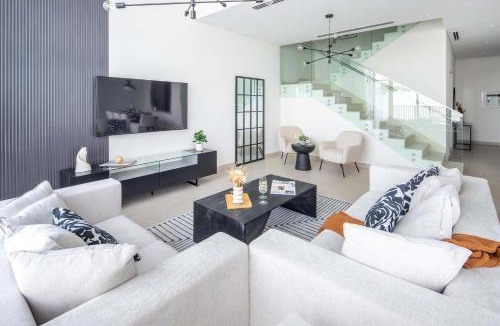 Dubai Villa | Frank Porter - Murooj Al Furjan West