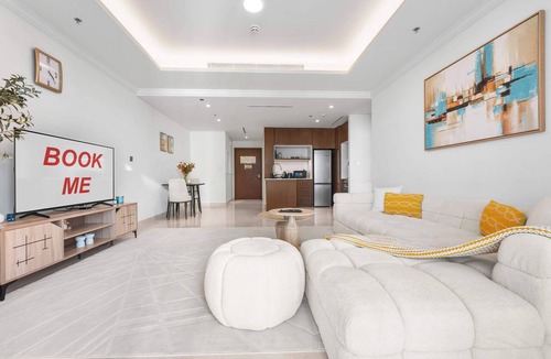 Dubai Marina Apartment | Free housekeeping visits during your stay - StayShort - Elegant 1 Bedroom in EMAAR Beachfront that Sleeps 2