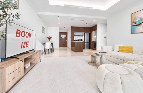 Dubai Marina Apartment | Free housekeeping visits during your stay - StayShort - Elegant 1 Bedroom in EMAAR Beachfront that Sleeps 2
