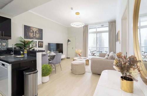 Dubai Marina Apartment | Free housekeeping visits during your stay - StayShort - Refined 1 Bedroom Retreat Sleeps 4 in Dubai Marina