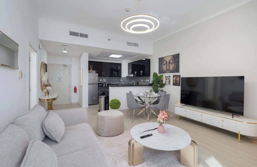 Dubai Marina Apartment | Free housekeeping visits during your stay - StayShort - Refined 1 Bedroom Retreat Sleeps 4 in Dubai Marina