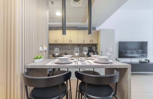 Dubai Sports City Apartment | Free housekeeping visits during your stay - StayShort - Amazing Studio Apartment in Frankfurt, Sports City
