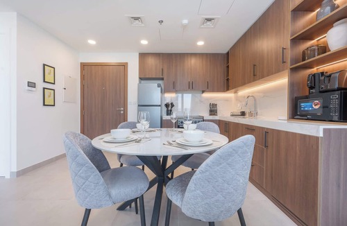 Dubai Apartment | Free housekeeping visits during your stay - StayShort - Elegant 2BR Residence in the New The Diplomat