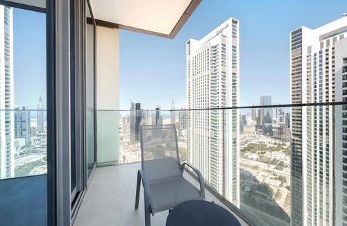 Bur Dubai Apartment | Free housekeeping visits during your stay - StayShort - 2 Bed in Downtown Dubai that Sleeps 4 with Canal Views!