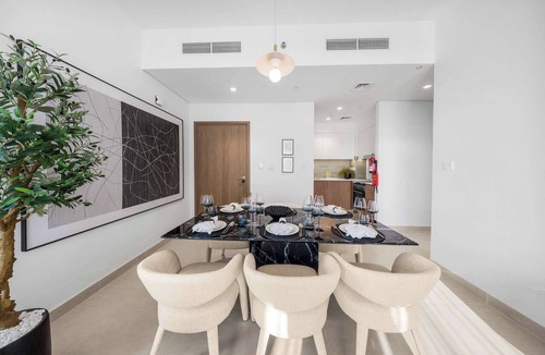 Dubai Apartment | Free housekeeping visits during your stay - StayShort - Stunning 2 Bed in Mina Rashid that Sleeps 6!