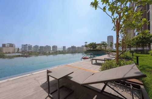 Dubai Apartment | Free housekeeping visits during your stay - StayShort - Bright & Roomy Studio with Balcony - Majan Hub, Sleeps
