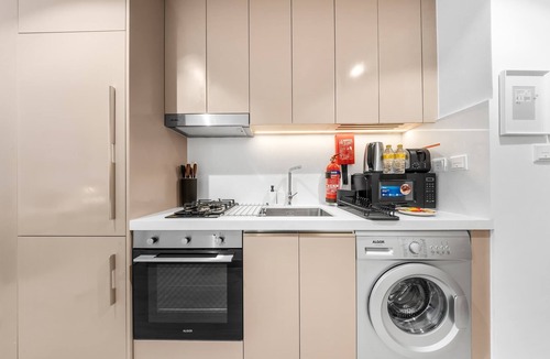 Nad Al Sheba Apartment | Free housekeeping visits during your stay - StayShort - Modern Studio that Sleeps 4 at Riviera Beachfront