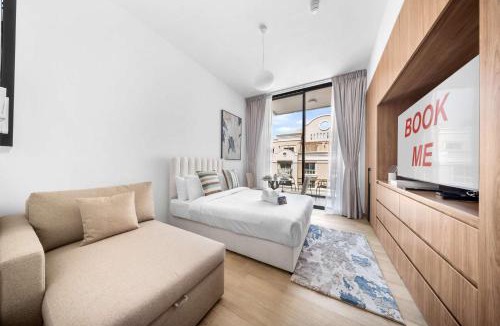 Jumeirah Village Apartment | Free housekeeping visits during your stay - StayShort - JVC Studio for 2 people with a Pool and Gym