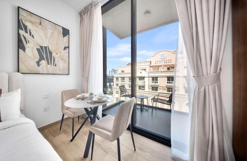 Jumeirah Village Apartment | Free housekeeping visits during your stay - StayShort - JVC Studio for 2 people with a Pool and Gym