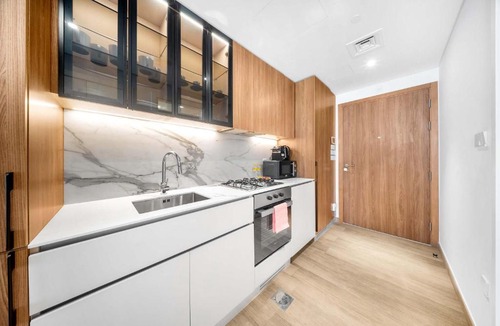 Jumeirah Village Apartment | Free housekeeping visits during your stay - StayShort - JVC Studio for 2 people with a Pool and Gym