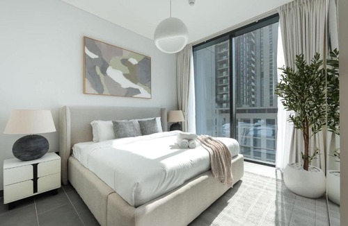 Nad Al Sheba Apartment | Free housekeeping visits during your stay - StayShort - Premium Meydan One Stay Perfect for 6 Guests