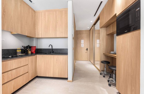 Jumeirah Village Circle Apartment | Free housekeeping visits during your stay - StayShort - Spectacular Getaway in this Studio in The Autograph with Balcony!