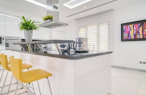 Palm Jumeirah Villa | Frond P, 5-Bedroom Villa with Assistant's Room @ The Palm Jumeirah