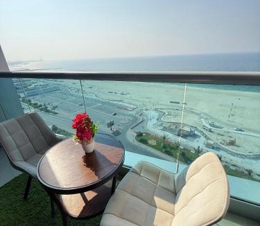 Rumailah Apartment | Full seaview luxury with gym,pool,jacuzzi,sauna,24x7 cafe,beach,restaurants,medical and more