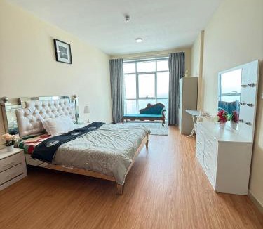 Rumailah Apartment | Full seaview luxury with gym,pool,jacuzzi,sauna,24x7 cafe,beach,restaurants,medical and more
