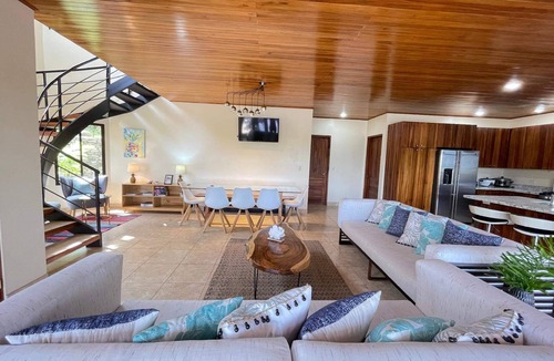 Barrio Las Playitas House | Gated Community-Privacy, Ocean Views-pool-Ojochal-sleep 9