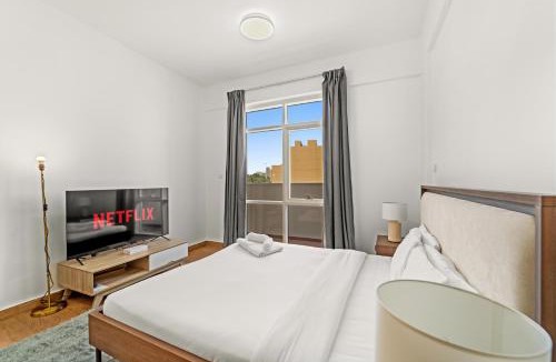 Jumeirah Village Triangle Apartment | Golden Woods Escape Near Marina & JBR