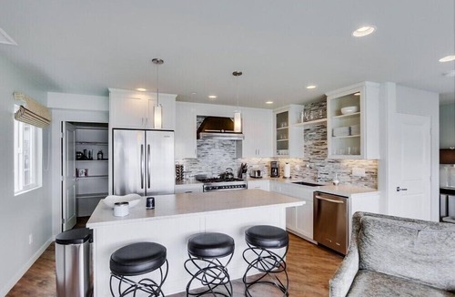 Central Mission Beach Condo | Gorgeous Ground Floor Bayfront