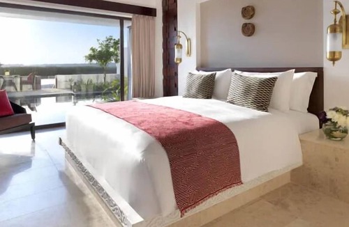 Salalah Apartment | Grand Beach Vacay! Beachfront Accommodation, Lagoon View, Outdoor Pool & Spa!