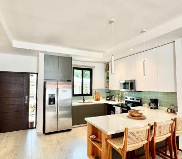 Santa Barbara Villa | Grandy Oasis Villa With Private Pool