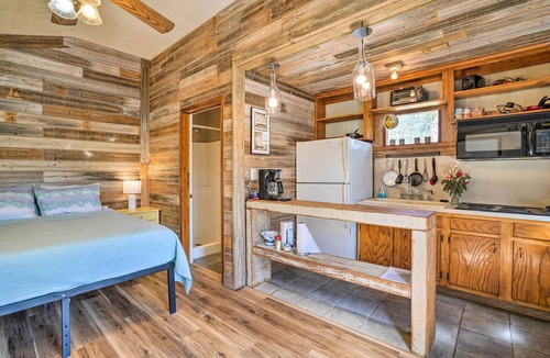 Seguin Apartment | Guadalupe Riverfront Studio w/Private Balcony