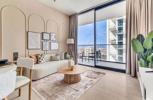 Jumeirah Village Circle Apartment | GuestReady - Cozy 2BR l corner flat l balcony