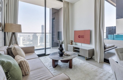 Jumeirah Village Apartment | GuestReady - High floor Luxury with a Private Pool