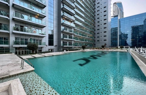 Business Bay Apartment | GuestReady - Luxe Comfort in Bussiness Bay