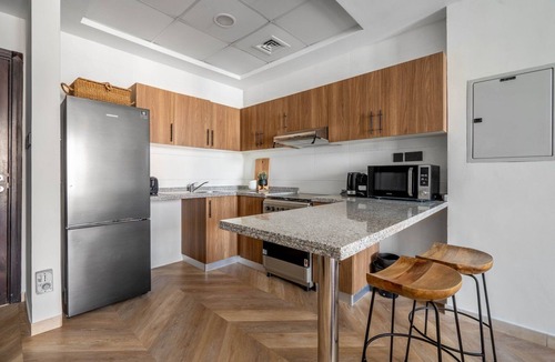 Jumeirah Lake Towers Apartment | GuestReady - Luxury stay l High Floor l JLT View