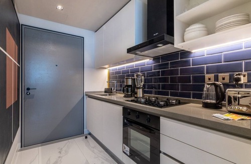 Downtown Dubai Apartment | GuestReady - Studio w/Balcony & Burj Khalifa View