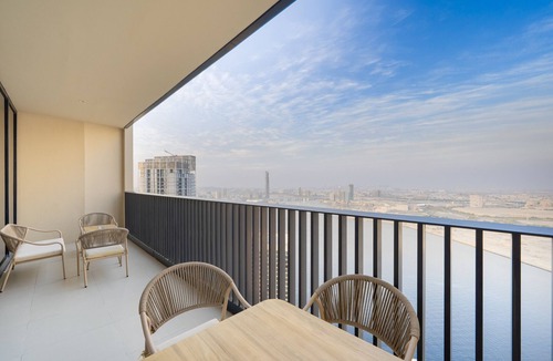 Dubai Apartment | Harbour-View 3BR with AsstRm, Just a Stone’s Throw from Marine Transportation