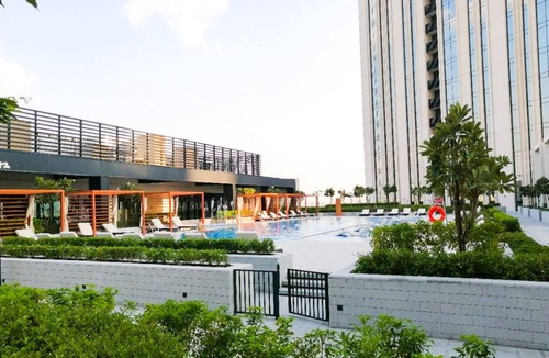 Dubai Apartment | Harbour-View 3BR with AsstRm, Just a Stone’s Throw from Marine Transportation