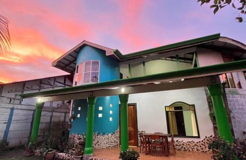 Tortuguero House | Hostel Castle House