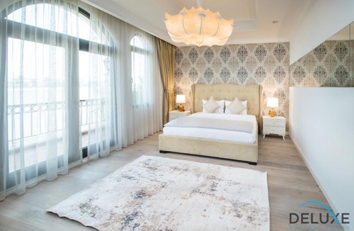 Palm Jumeirah Villa | Iconic 6BR Villa with Private Pool on Palm Jumeirah by Deluxe Holiday Homes
