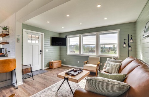 Tacoma Apartment | Idyllic Enumclaw Studio w/Mount Rainier Views