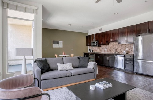 Del Rey Apartment | Inviting Marina Del Rey 1BR w/Pool & Spa, nr Venice Beach, by Blueground