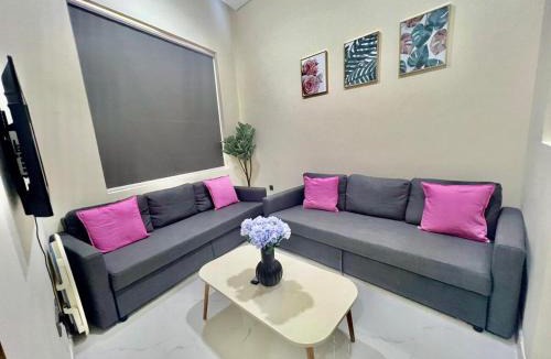 Bur Dubai Apartment | Karama Palace Home
