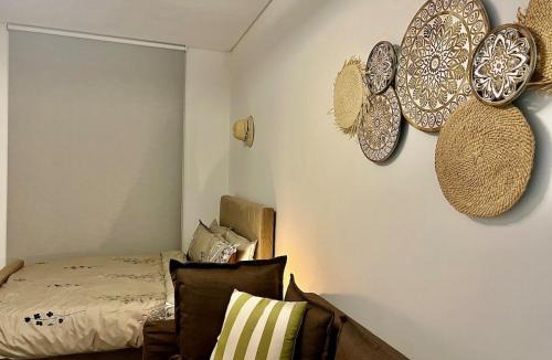 Bur Dubai Apartment | Karama stunning unit for 4
